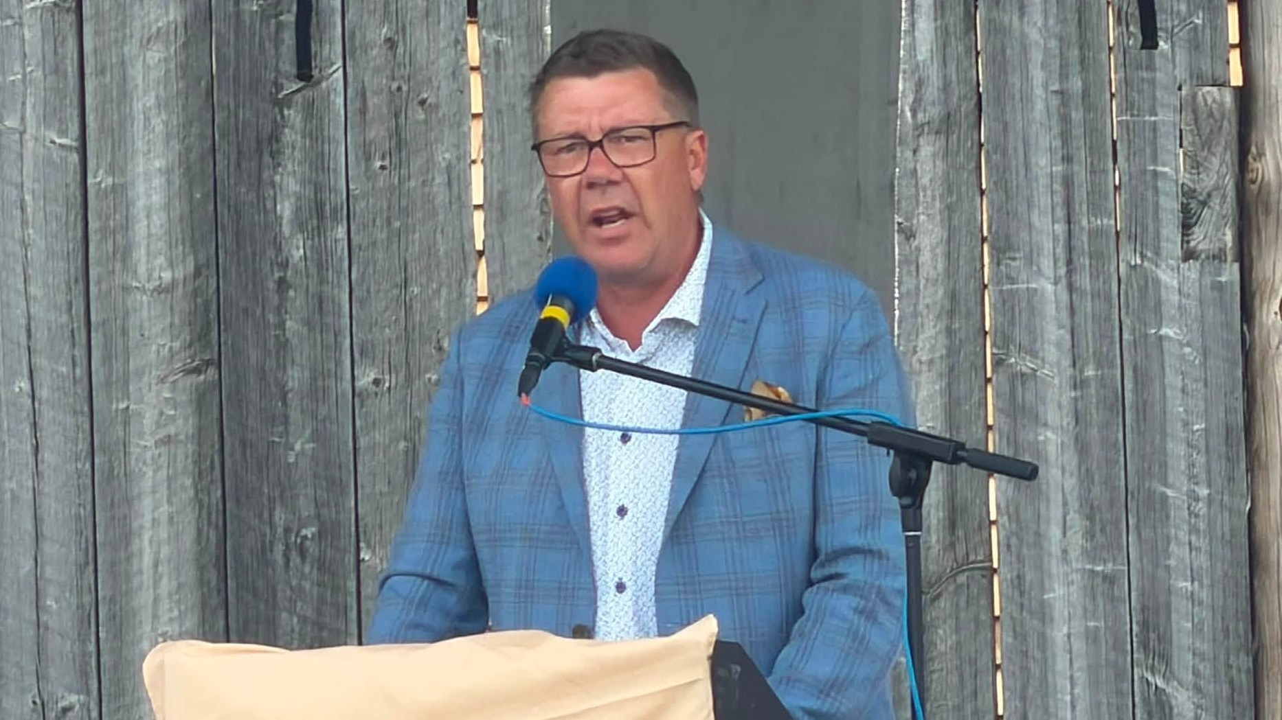 Saskatchewan Premier Scott Moe assisted in unveiling the Treaty 6 150th Commemorative Monument.